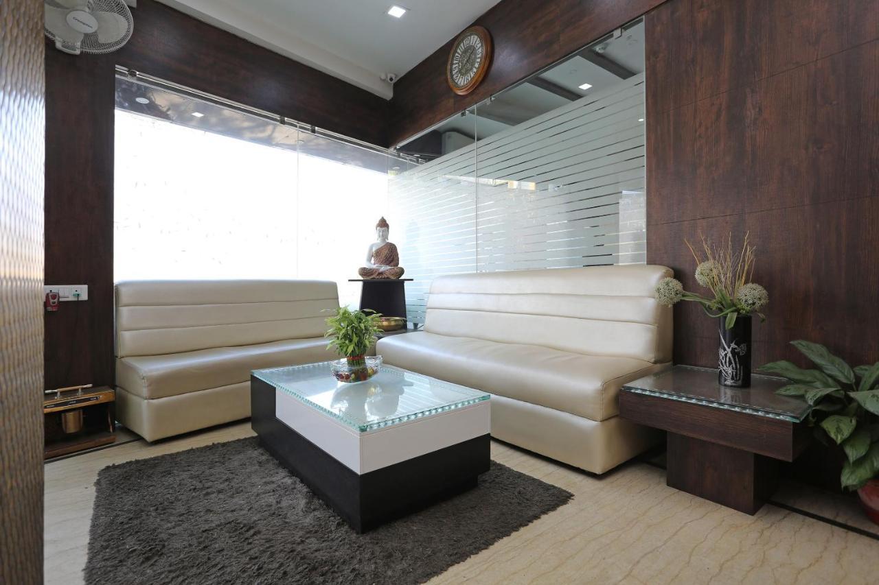 כלכותה Oyo 7790 Hotel Royal Height מראה חיצוני תמונה