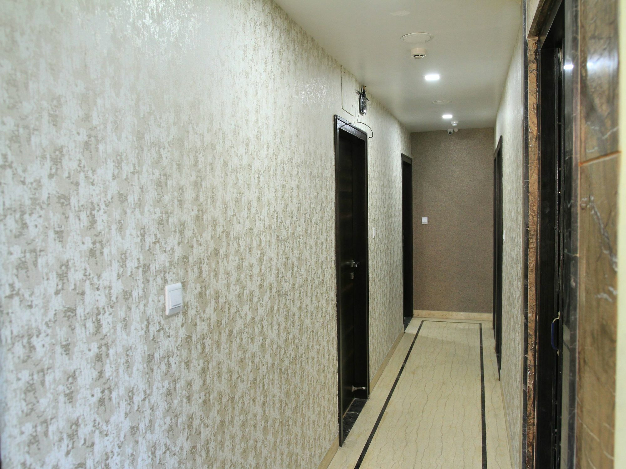 כלכותה Oyo 7790 Hotel Royal Height מראה חיצוני תמונה