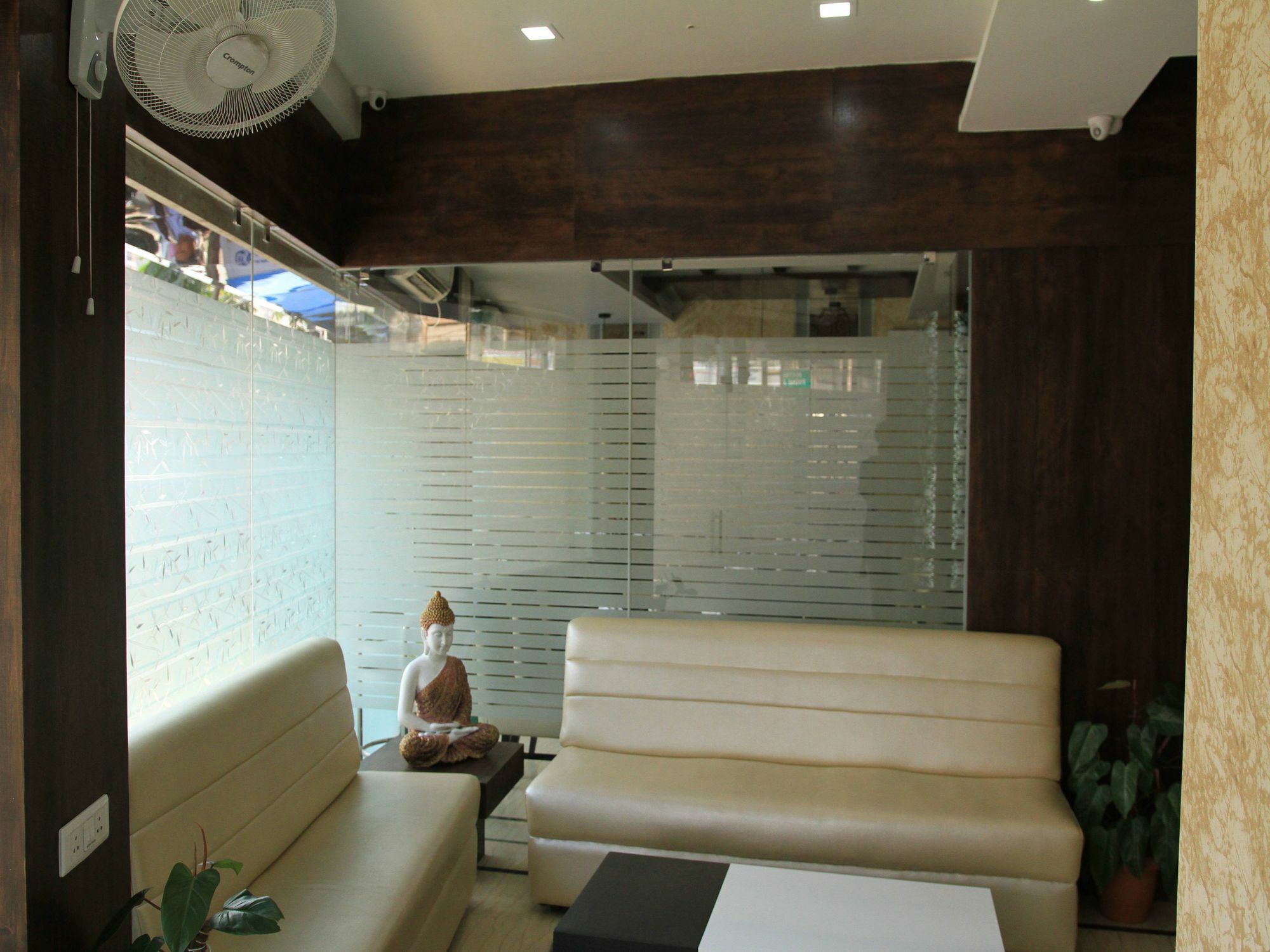 כלכותה Oyo 7790 Hotel Royal Height מראה חיצוני תמונה